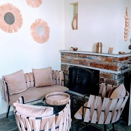 House Moschα Andros Town